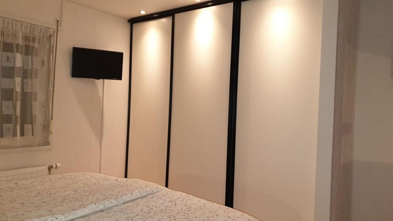 Chalet Buutengeweun, Met Luxe Jacuzzi En Tonsauna Sint Annaland Dış mekan fotoğraf